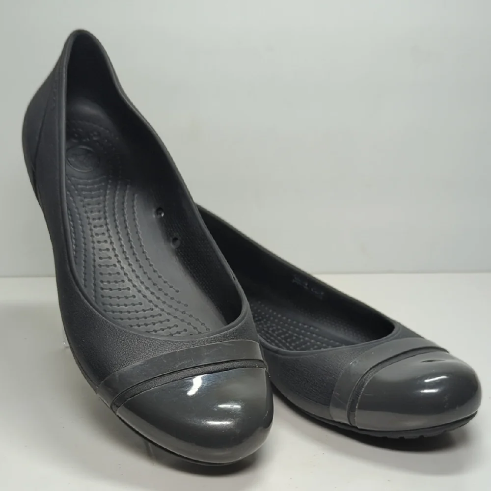 Crocs patent cap toe ballet flats Stylish Gray Women's size 10